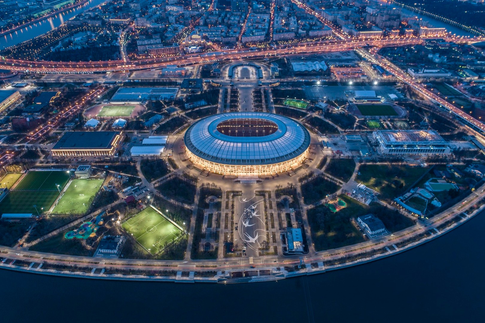 Лужники